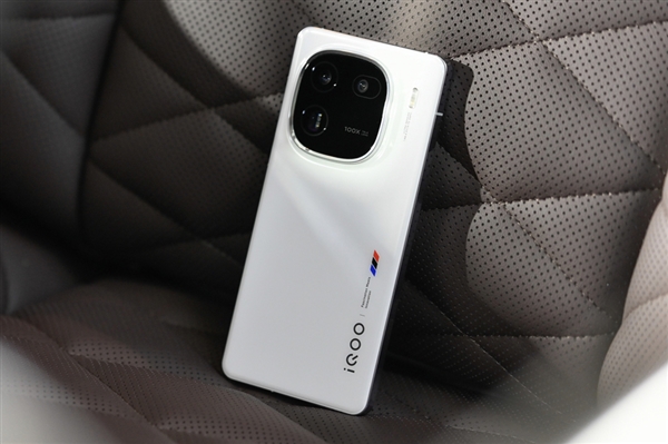 bestc娛樂城：中高考生眼裡的香餑餑！産品經理：iQOO 12系列/Neo9系列非常缺貨